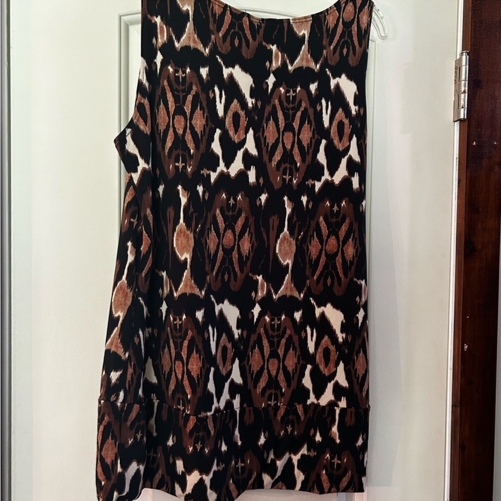Woman’s Tank - Picture 2 of 5
